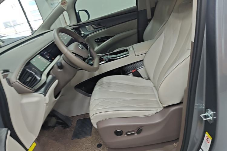 Used Denza D9 2022 DM-i 1040 Prestige Model Left Front Seat