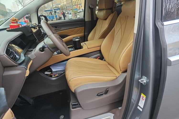 Used Denza D9 2022 DM-i 945 Luxury Model Left Front Seat