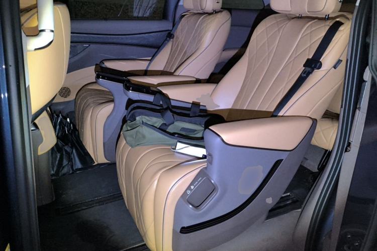 Used Denza D9 2022 DM-i 1040 Prestige Model Left Rear Seat