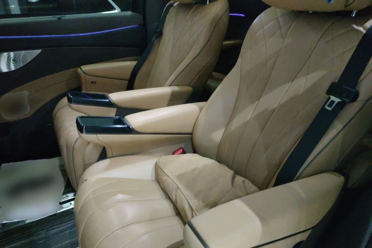 Used Denza D9 2022 DM-i 970 Four-Wheel Drive Flagship Model Left Rear Seat