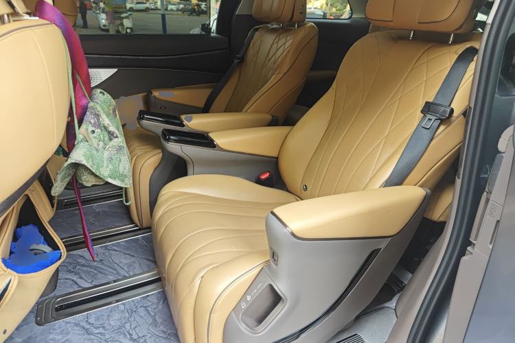 Used Denza D9 2022 DM-i 945 Luxury Model Left Rear Seat