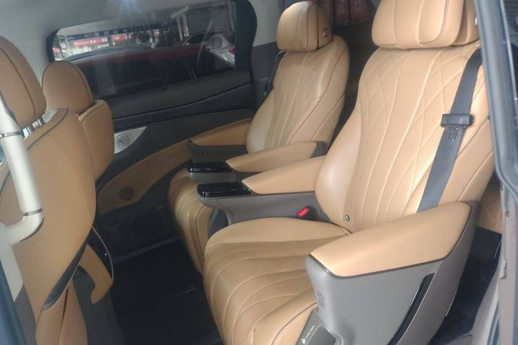 Used Denza D9 2022 DM-i 1040 Prestige Model Left Rear Seat