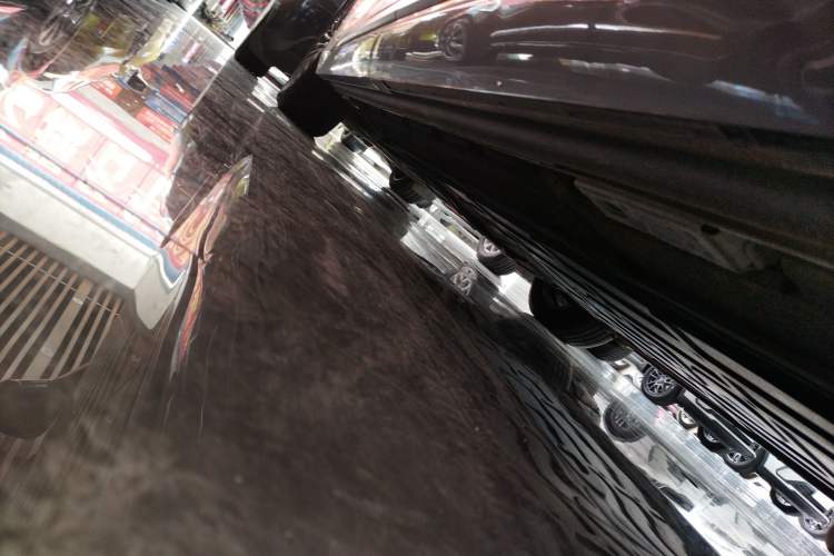 Used Denza D9 2022 DM-i 970 Four-Wheel Drive Flagship Model Left Side Sill