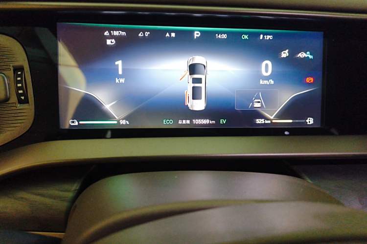 Used Denza D9 2022 DM-i 1040 Prestige Model Odometer Close Up