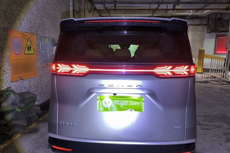 Used Denza D9 2022 DM-i 1040 Prestige Model Rear