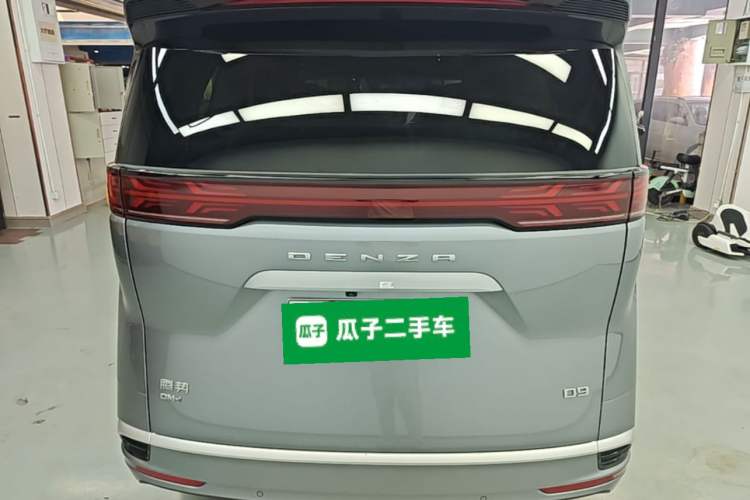 Used Denza D9 2022 DM-i 1040 Prestige Model Rear