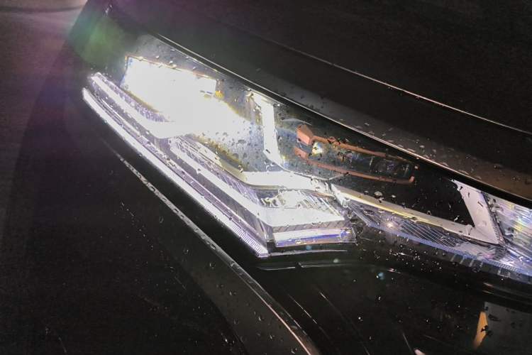 Used Denza D9 2022 DM-i 1040 Prestige Model Right Front Headlight