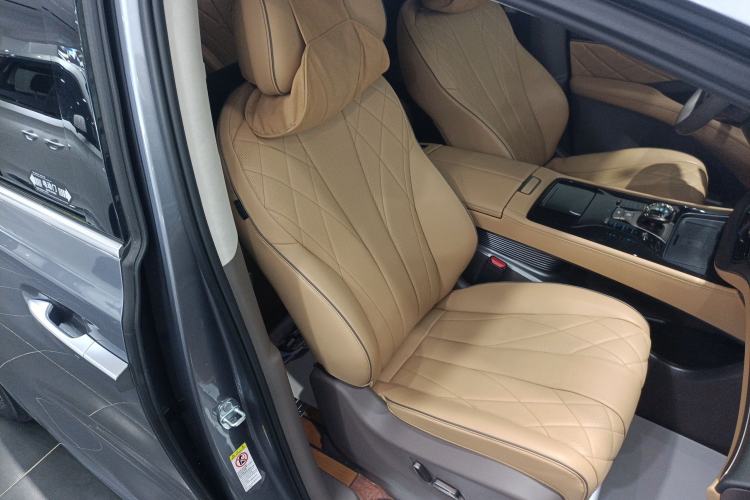 Used Denza D9 2022 DM-i 970 Four-Wheel Drive Flagship Model Right Front Seat