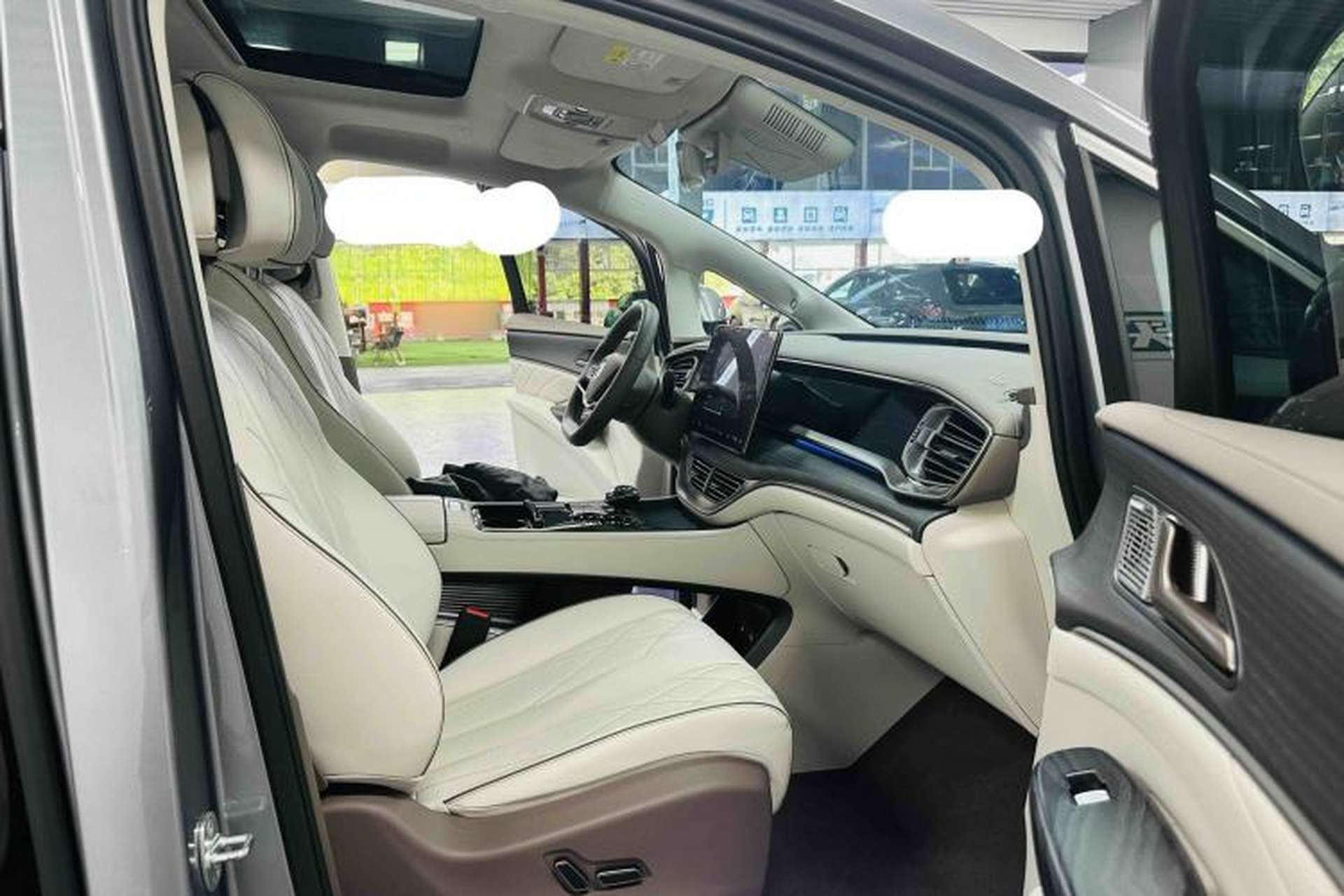 Used Denza D9 2022 DM-i 970 Four-Wheel Drive Flagship Model Right Front Seat