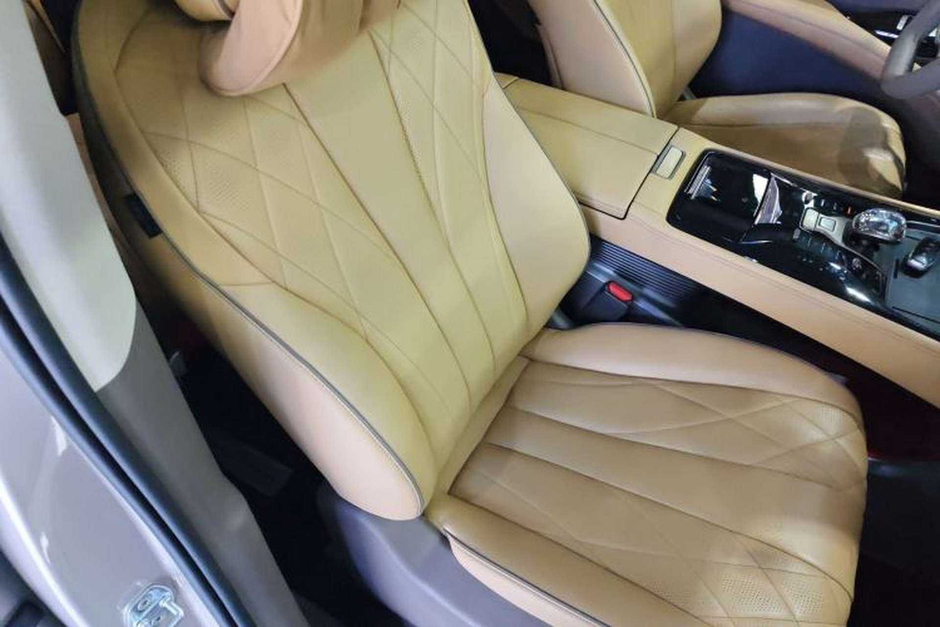Used Denza D9 2022 DM-i 970 Four-Wheel Drive Flagship Model Right Front Seat