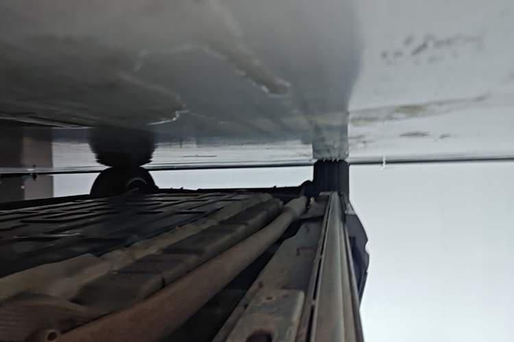 Used Denza D9 2022 DM-i 1040 Prestige Model Right Side Sill