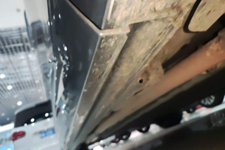 Used Denza D9 2022 DM-i 970 Four-Wheel Drive Flagship Model Right Side Sill