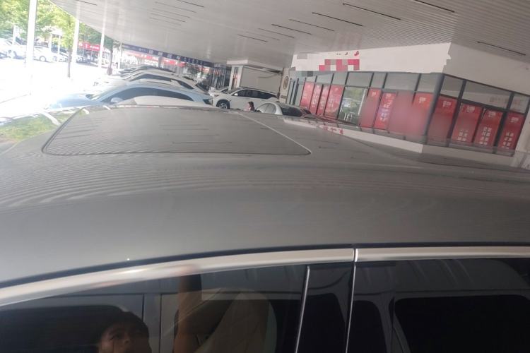 Used Denza D9 2022 DM-i 1040 Prestige Model Roof