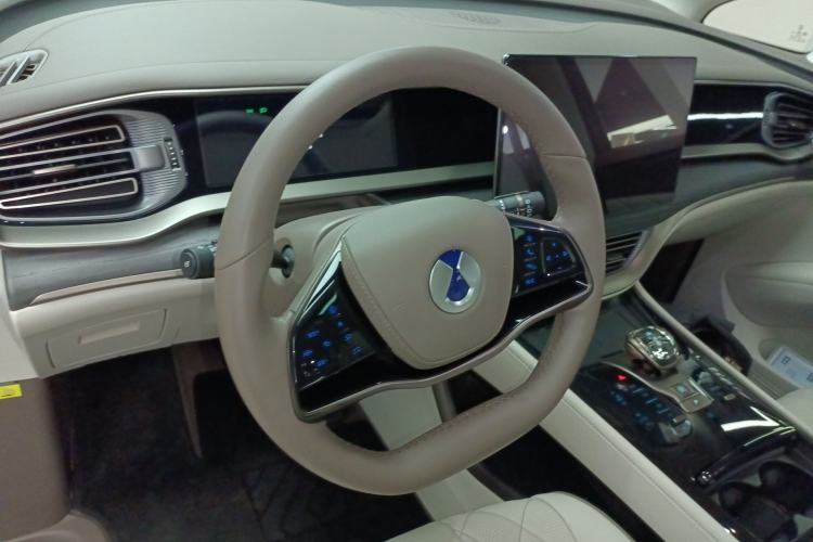 Used Denza D9 2022 DM-i 970 Four-Wheel Drive Flagship Model Steering Wheel