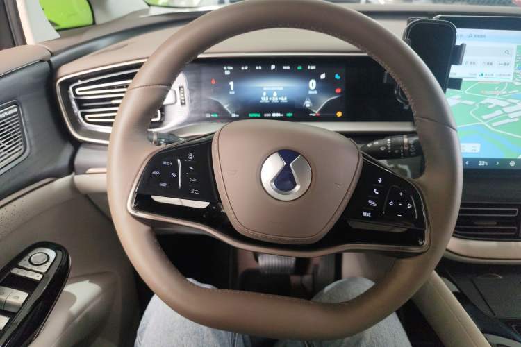 Used Denza D9 2022 DM-i 970 Four-Wheel Drive Flagship Model Steering Wheel