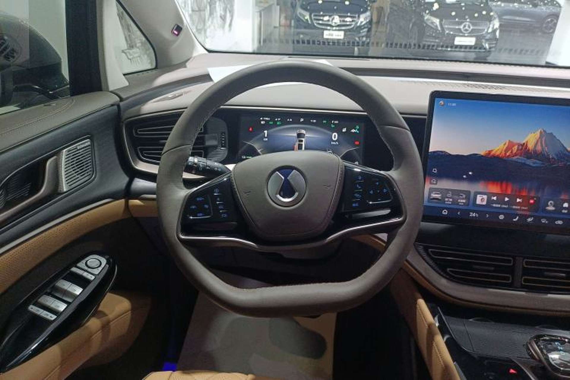 Used Denza D9 2022 DM-i 970 Four-Wheel Drive Flagship Model Steering Wheel