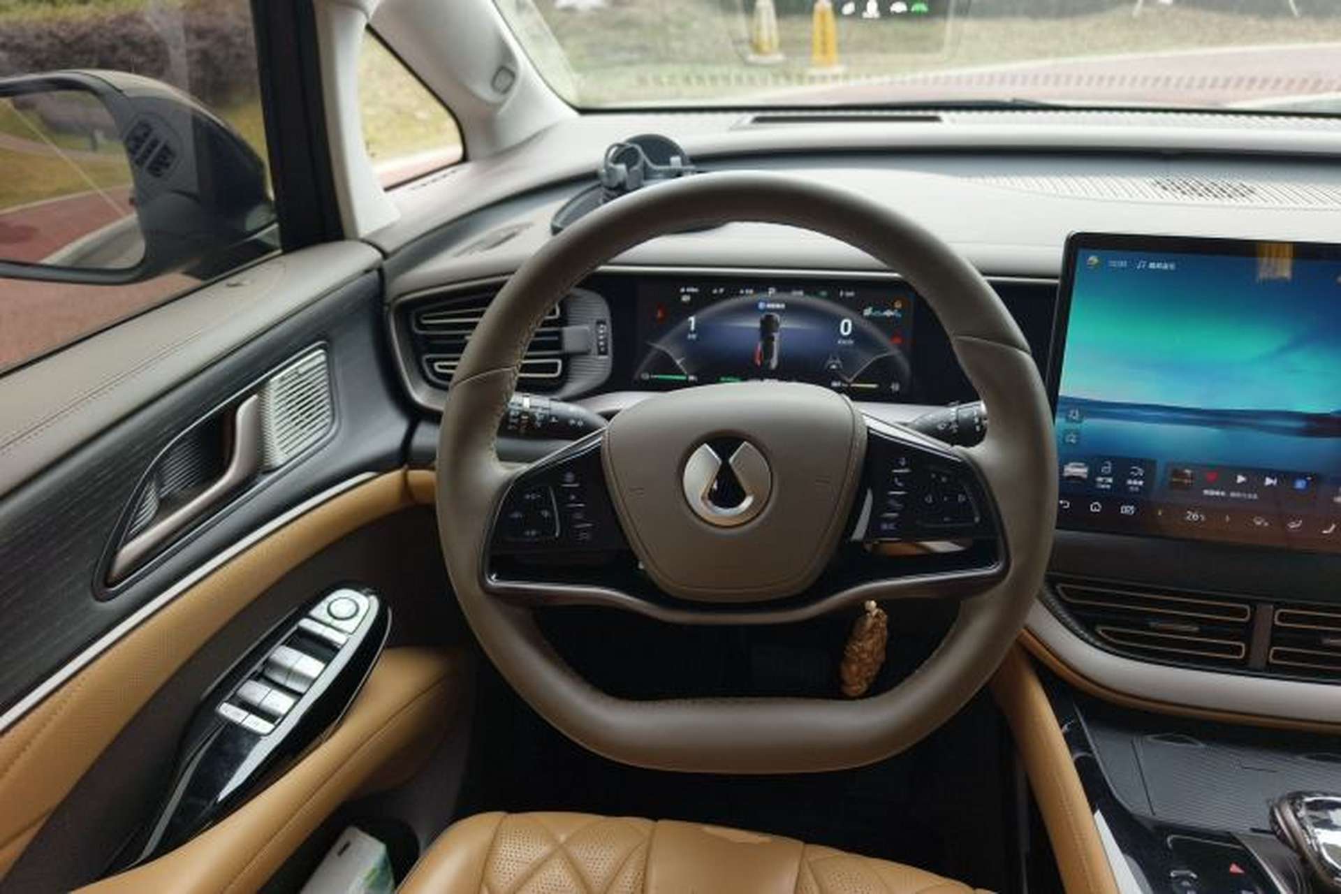 Used Denza D9 2022 DM-i 970 Four-Wheel Drive Flagship Model Steering Wheel