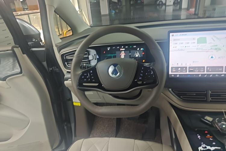 Used Denza D9 2022 DM-i 1040 Prestige Model Steering Wheel