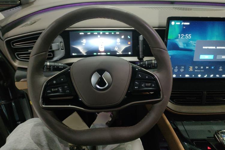 Used Denza D9 2022 DM-i 970 Four-Wheel Drive Flagship Model Steering Wheel