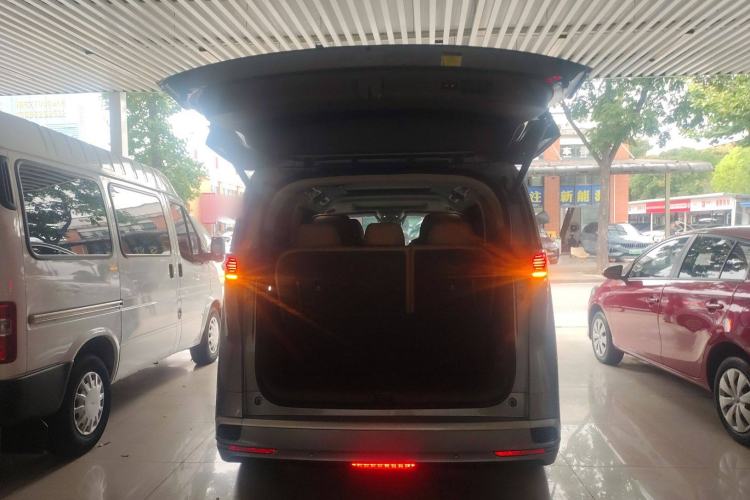 Used Denza D9 2022 DM-i 1040 Prestige Model Trunk