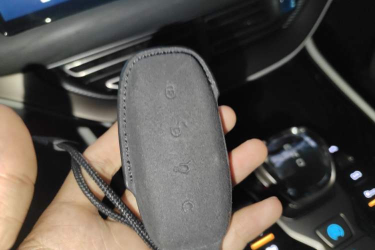 Used Denza D9 2022 DM-i 970 Four-Wheel Drive Flagship Model Vehicle Key