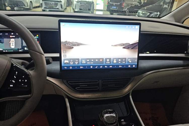 Used Denza D9 2022 EV 600 Four-Wheel Drive Flagship Model Audio And AC Panel