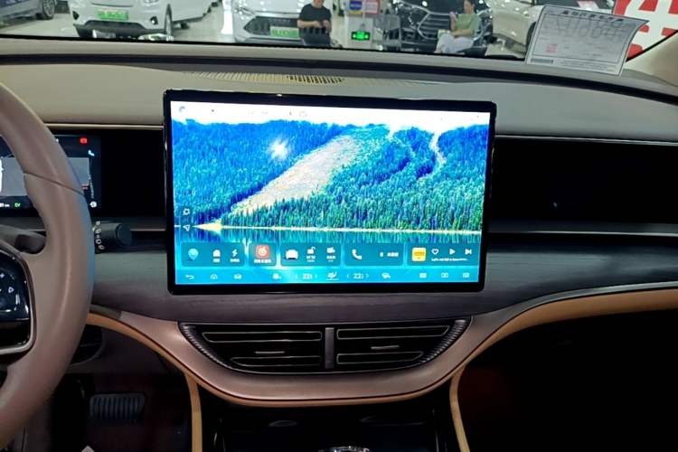 Used Denza D9 2022 DM-i 970 Four-Wheel Drive Prestige Model Audio And AC Panel