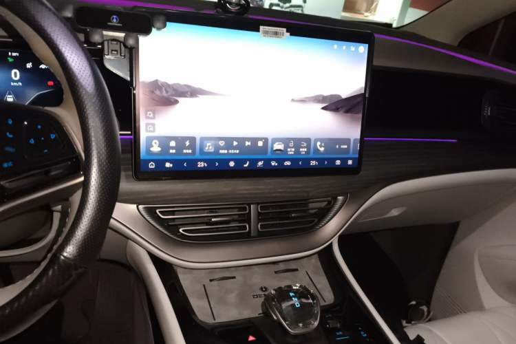 Used Denza D9 2022 DM-i 970 Four-Wheel Drive Flagship Model Audio And AC Panel