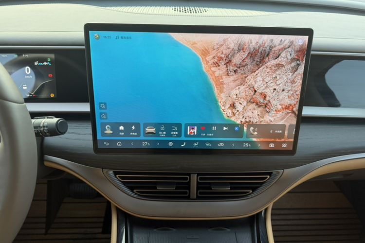 Used Denza D9 2022 DM-i 970 Four-Wheel Drive Flagship Model Audio And AC Panel