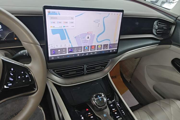 Used Denza D9 2022 DM-i 970 Four-Wheel Drive Flagship Model Audio And AC Panel