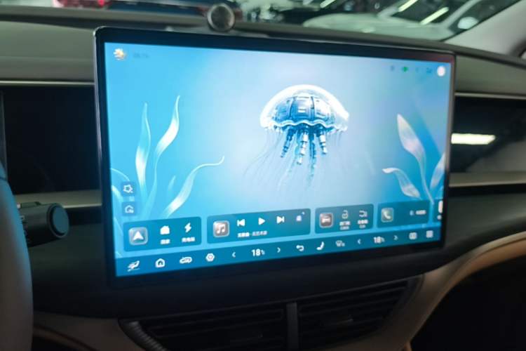 Used Denza D9 2022 DM-i 970 Four-Wheel Drive Prestige Model Audio And AC Panel