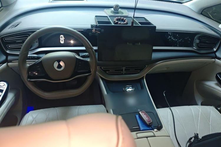 Used Denza D9 2022 DM-i 970 Four-Wheel Drive Flagship Model Center Console