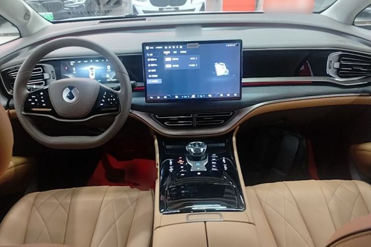 Used Denza D9 2022 DM-i 970 Four-Wheel Drive Flagship Model Center Console
