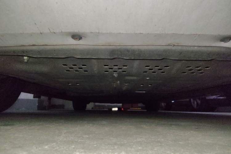 Used Denza D9 2022 DM-i 970 Four-Wheel Drive Flagship Model Chassis Front