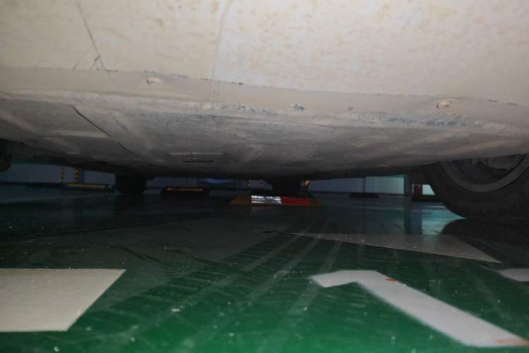 Used Denza D9 2022 DM-i 970 Four-Wheel Drive Flagship Model Chassis Front