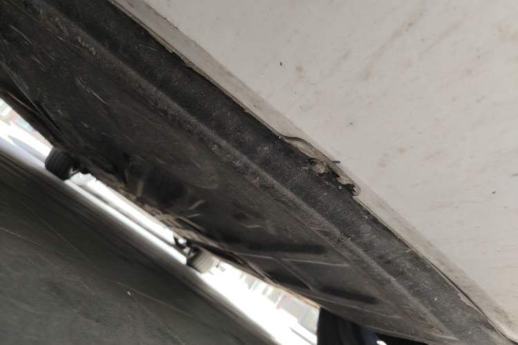 Used Denza D9 2022 DM-i 1040 Prestige Model Chassis Front
