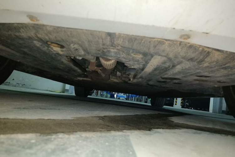 Used Denza D9 2022 DM-i 970 Four-Wheel Drive Prestige Model Chassis Front
