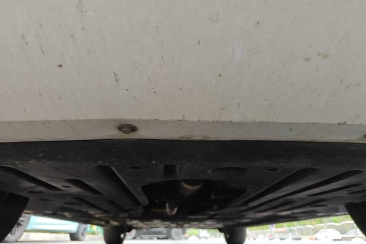 Used Denza D9 2022 DM-i 970 Four-Wheel Drive Prestige Model Chassis Front