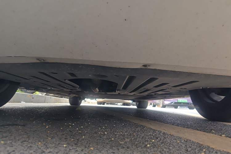 Used Denza D9 2022 DM-i 970 Four-Wheel Drive Flagship Model Chassis Front