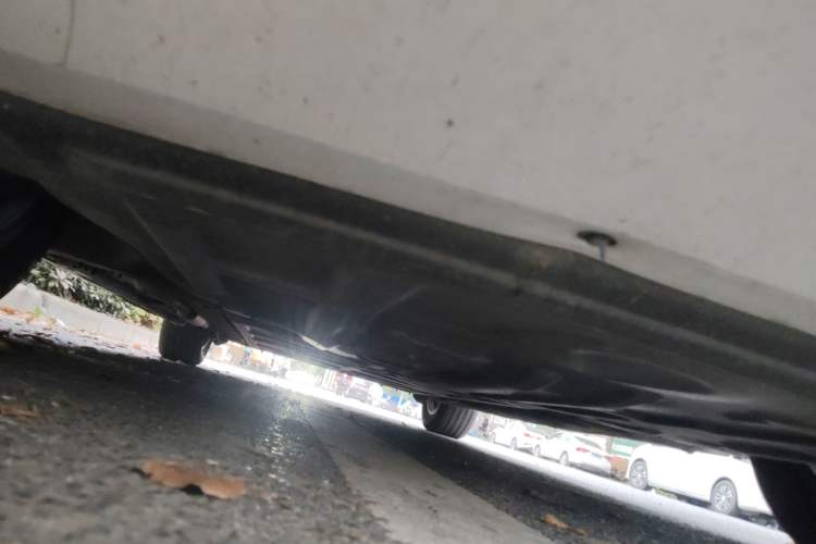 Used Denza D9 2022 DM-i 1040 Prestige Model Chassis Front