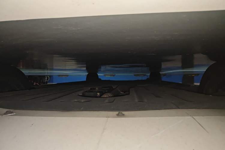 Used Denza D9 2022 DM-i 1040 Prestige Model Chassis Front