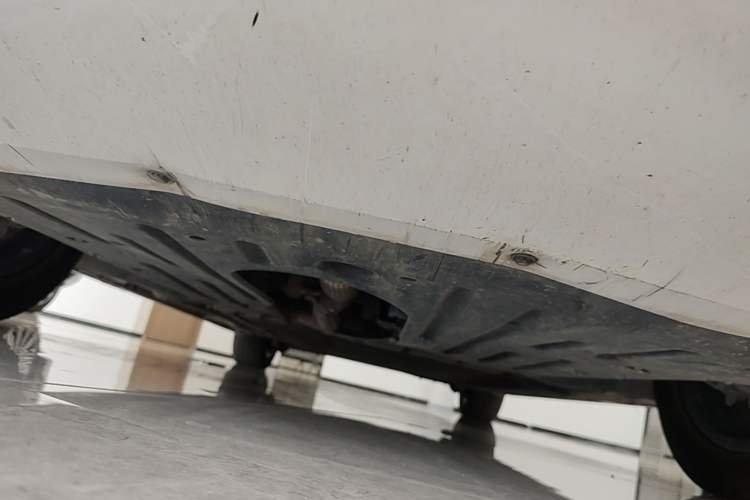 Used Denza D9 2022 DM-i 970 Four-Wheel Drive Flagship Model Chassis Front