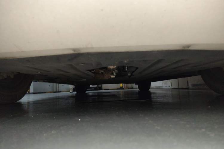 Used Denza D9 2022 DM-i 1040 Prestige Model Chassis Front