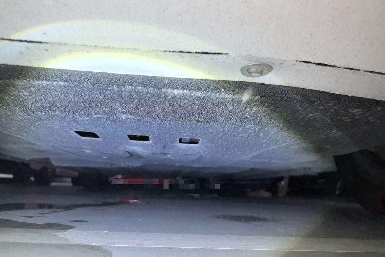 Used Denza D9 2022 DM-i 1040 Prestige Model Chassis Front