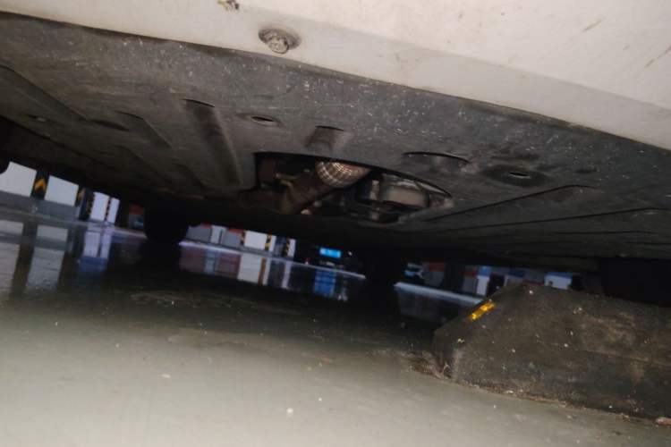 Used Denza D9 2022 DM-i 1040 Prestige Model Chassis Front
