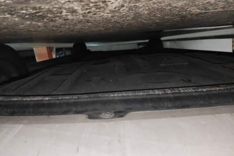 Used Denza D9 2022 DM-i 970 Four-Wheel Drive Prestige Model Chassis Front