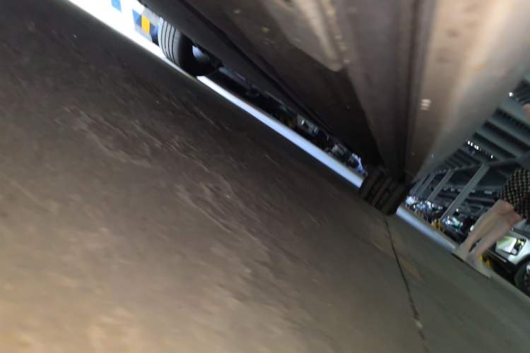 Used Denza D9 2022 DM-i 970 Four-Wheel Drive Prestige Model Chassis Front Left