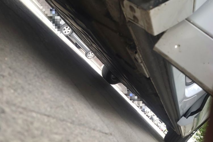 Used Denza D9 2022 DM-i 970 Four-Wheel Drive Prestige Model Chassis Front Left