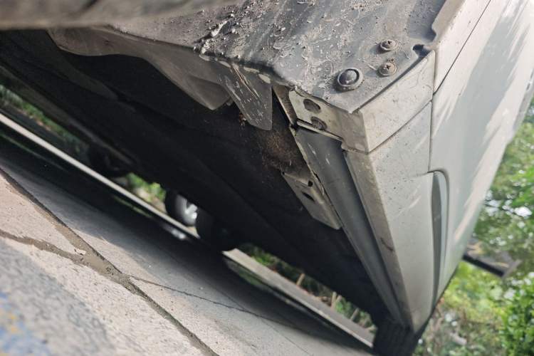 Used Denza D9 2022 DM-i 970 Four-Wheel Drive Prestige Model Chassis Front Left