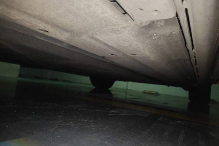 Used Denza D9 2022 DM-i 970 Four-Wheel Drive Flagship Model Chassis Front Left